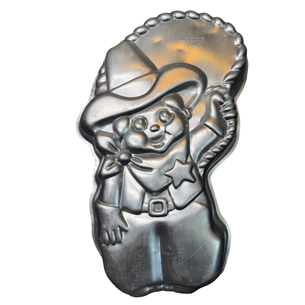 Vintage 1981 Wilton Cowboy Bear Cake Pan Aluminum Lasso Sheriff 502-3363 Silver